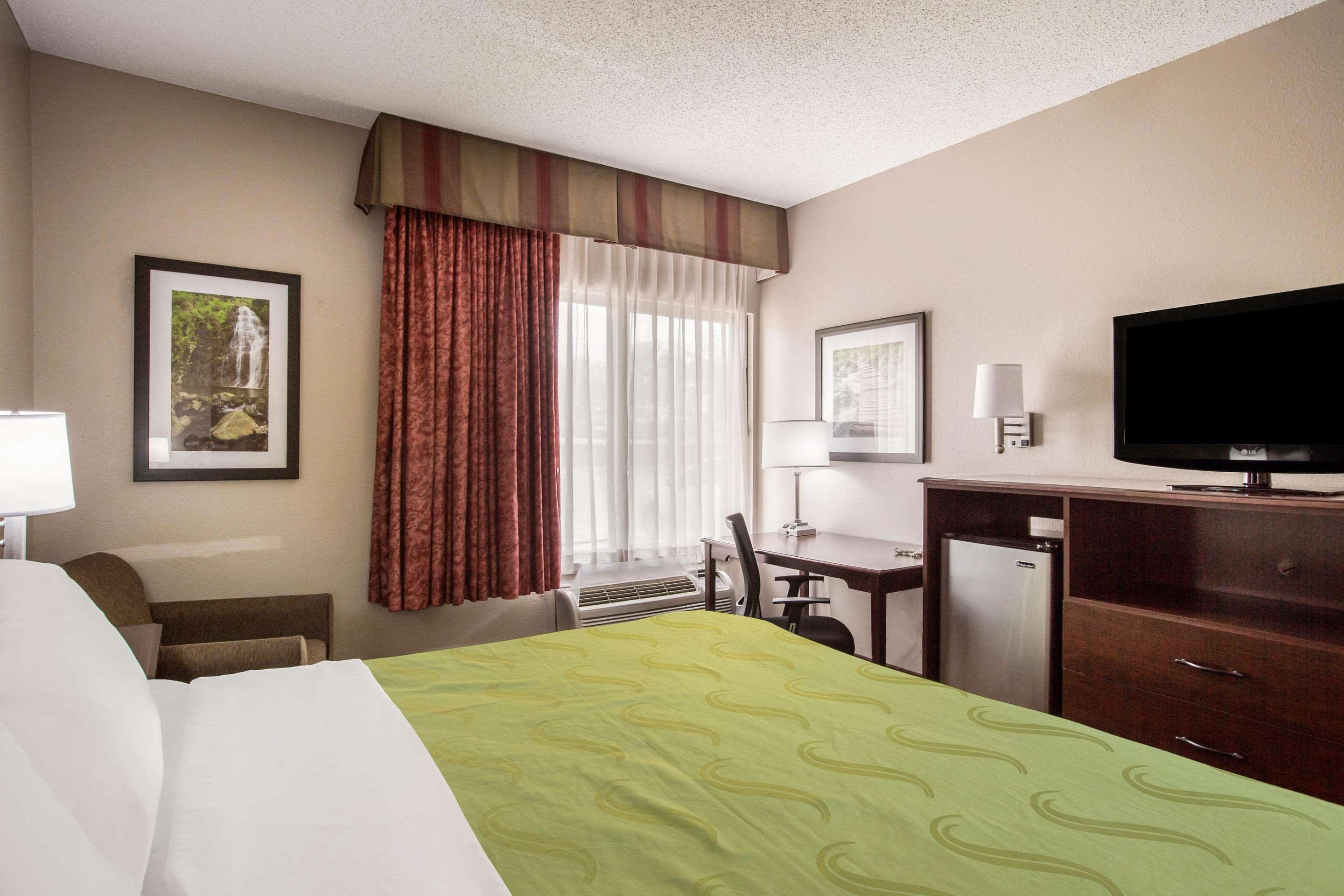 Quality Inn & Suites Lawrence - University Area Luaran gambar